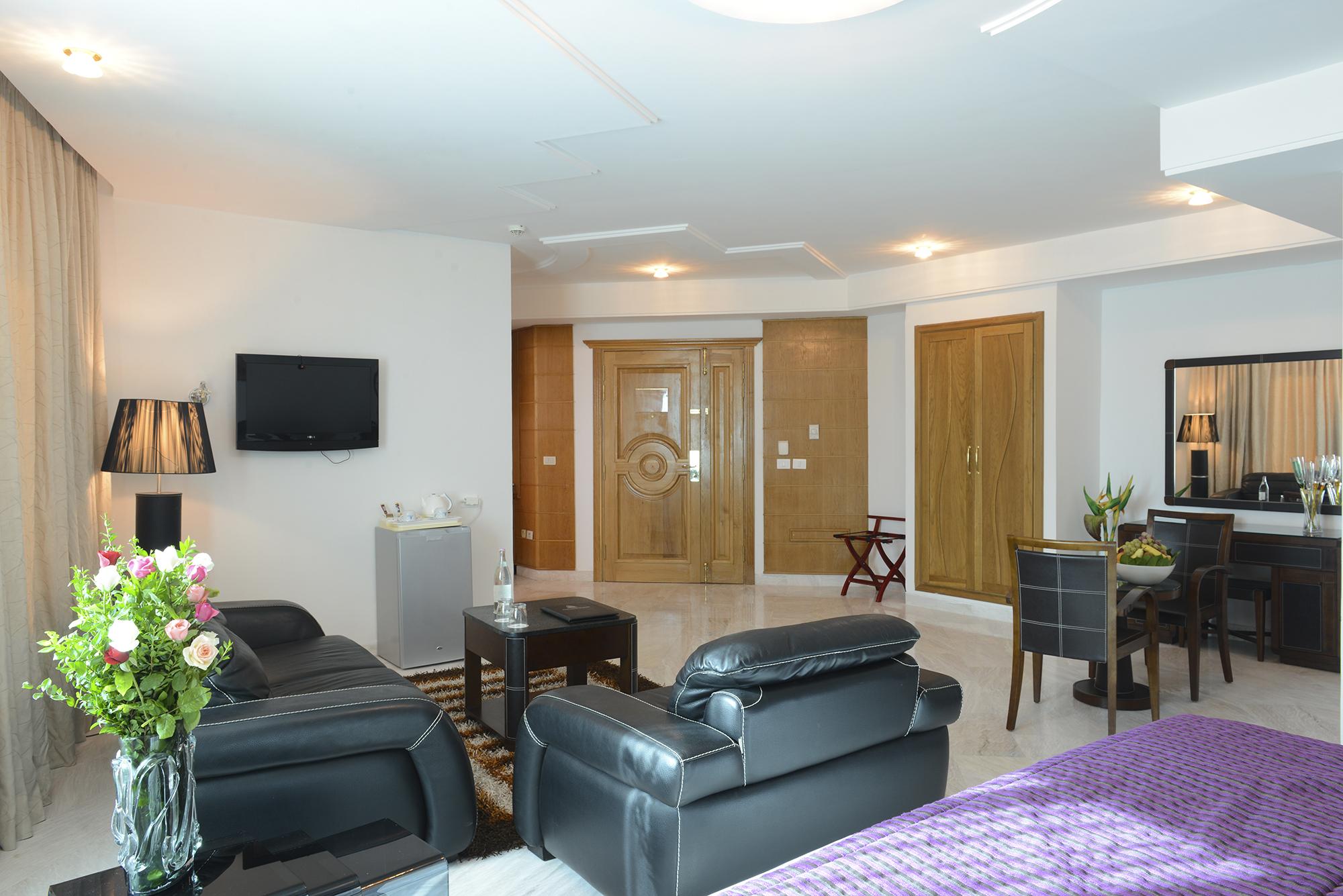The Penthouse Suites Hotel Ariana Bagian luar foto