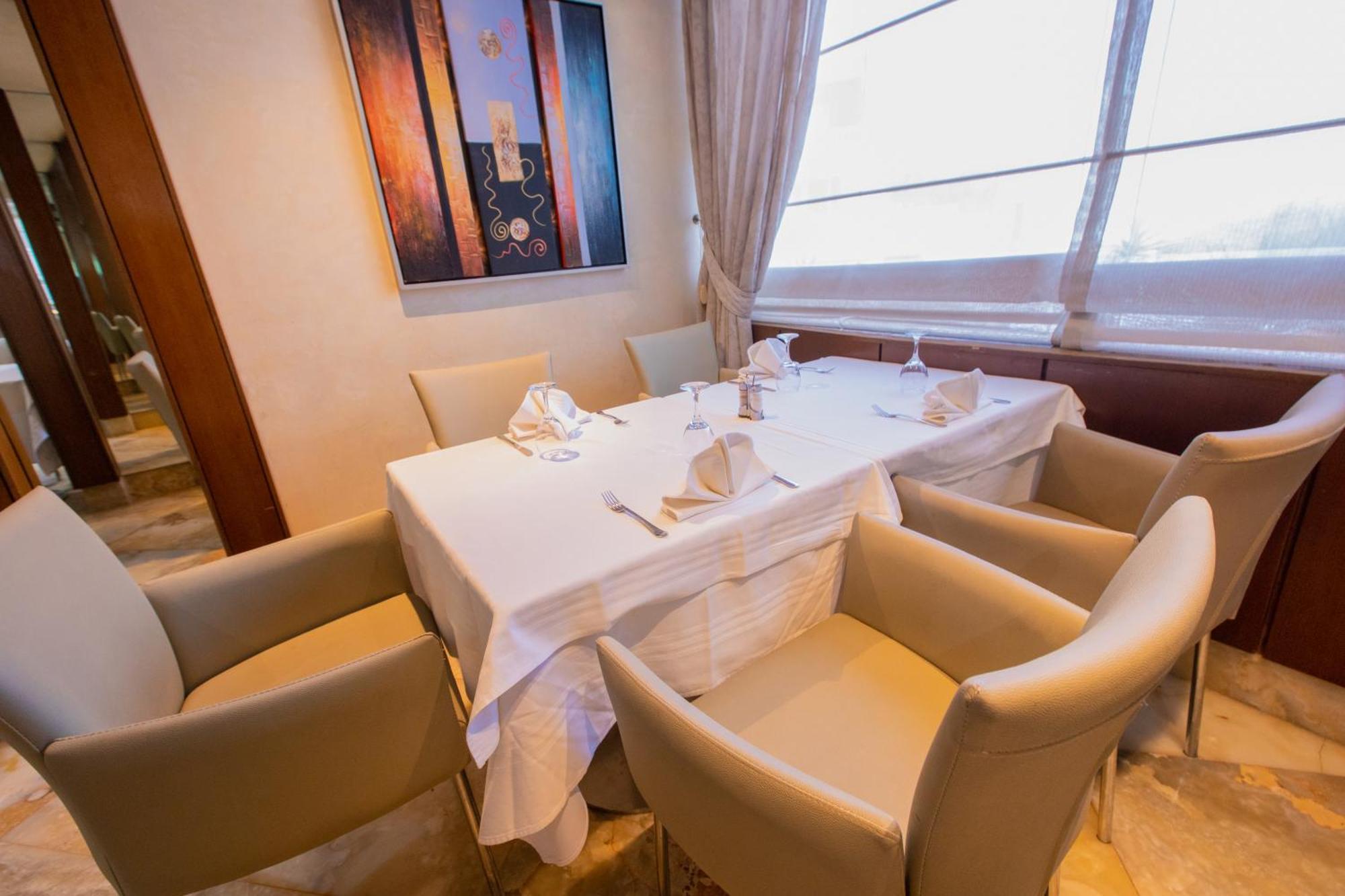 The Penthouse Suites Hotel Ariana Bagian luar foto