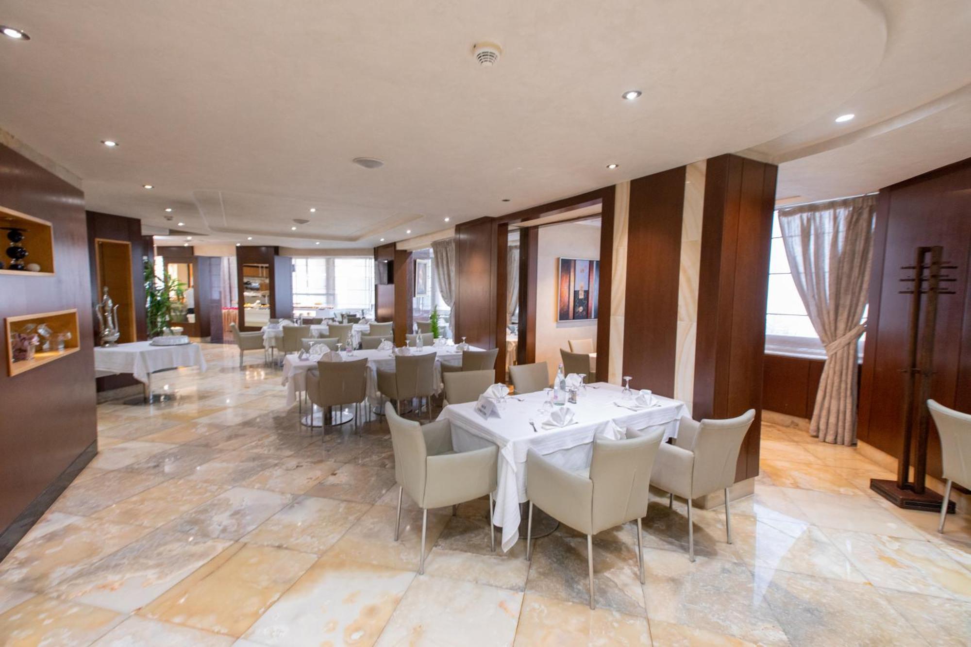 The Penthouse Suites Hotel Ariana Bagian luar foto
