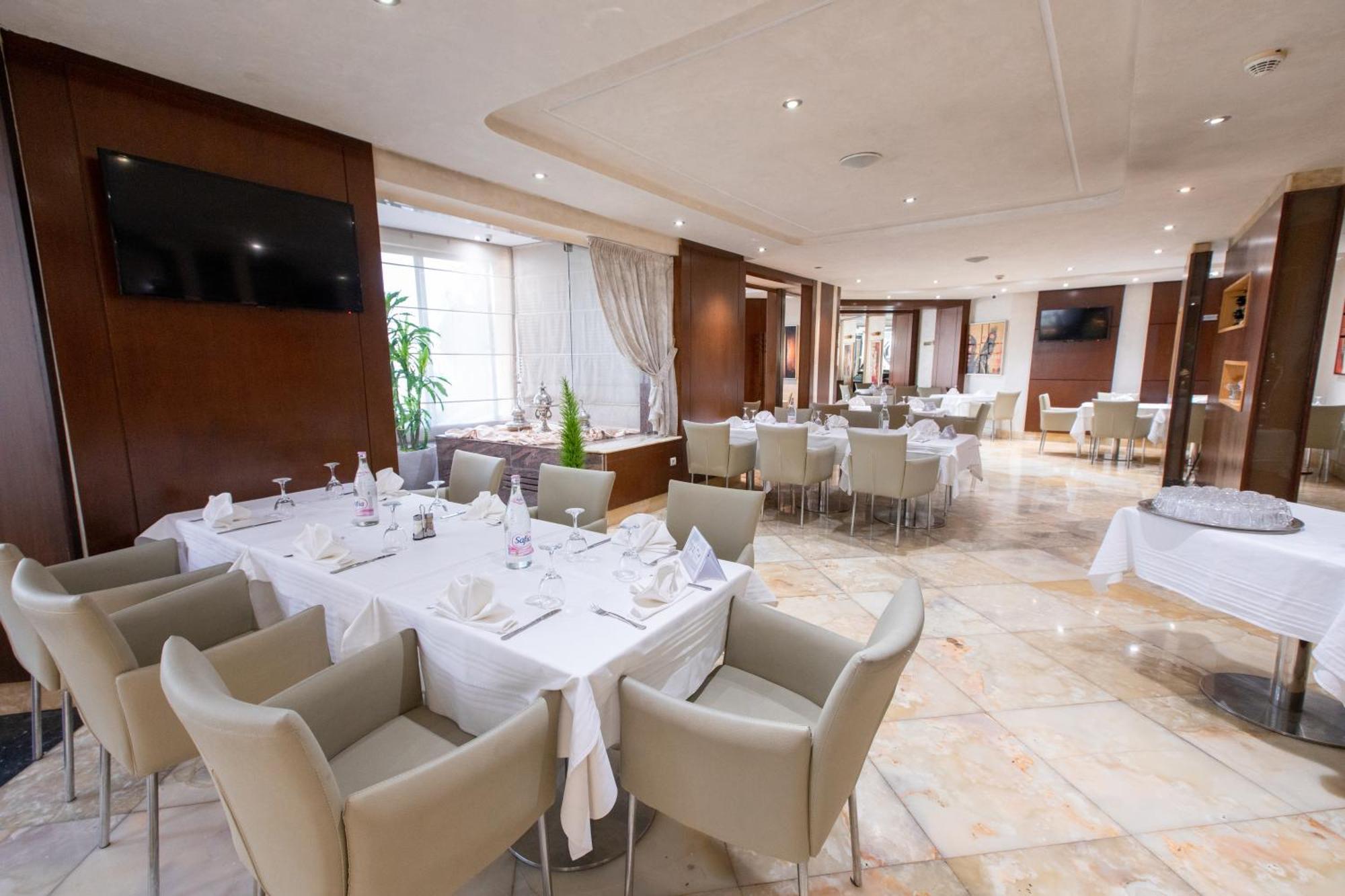 The Penthouse Suites Hotel Ariana Bagian luar foto