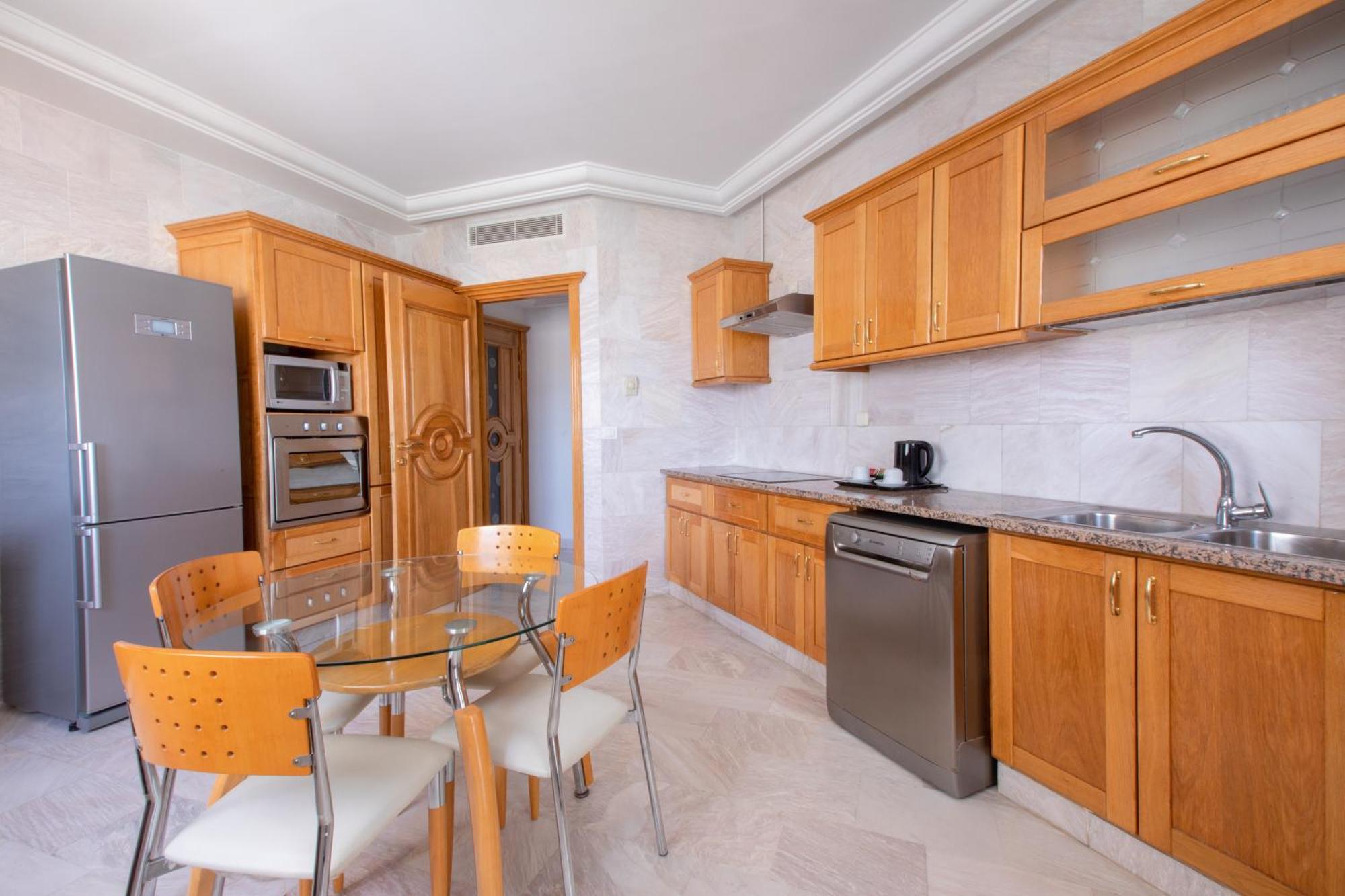 The Penthouse Suites Hotel Ariana Bagian luar foto