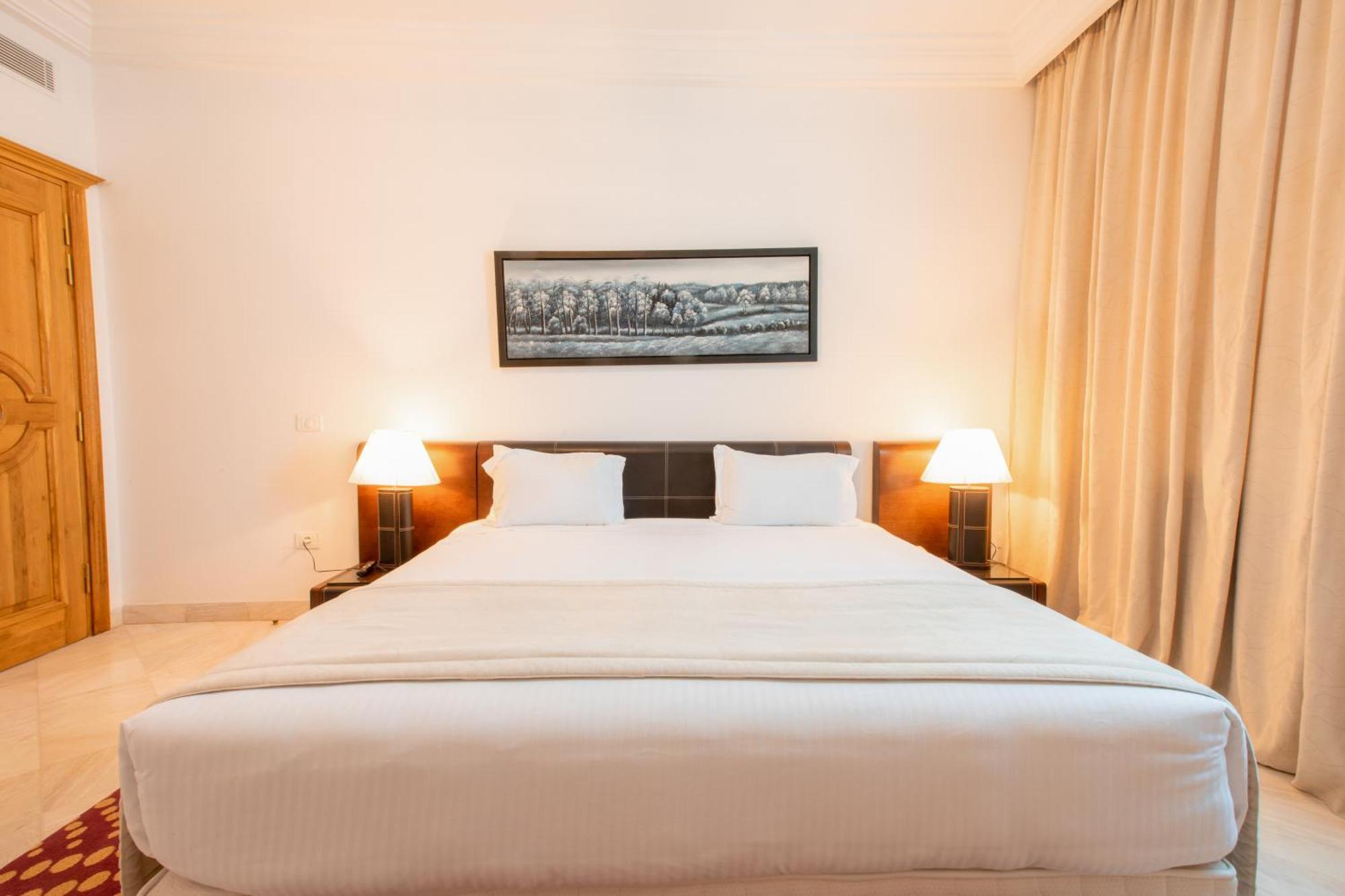 The Penthouse Suites Hotel Ariana Bagian luar foto