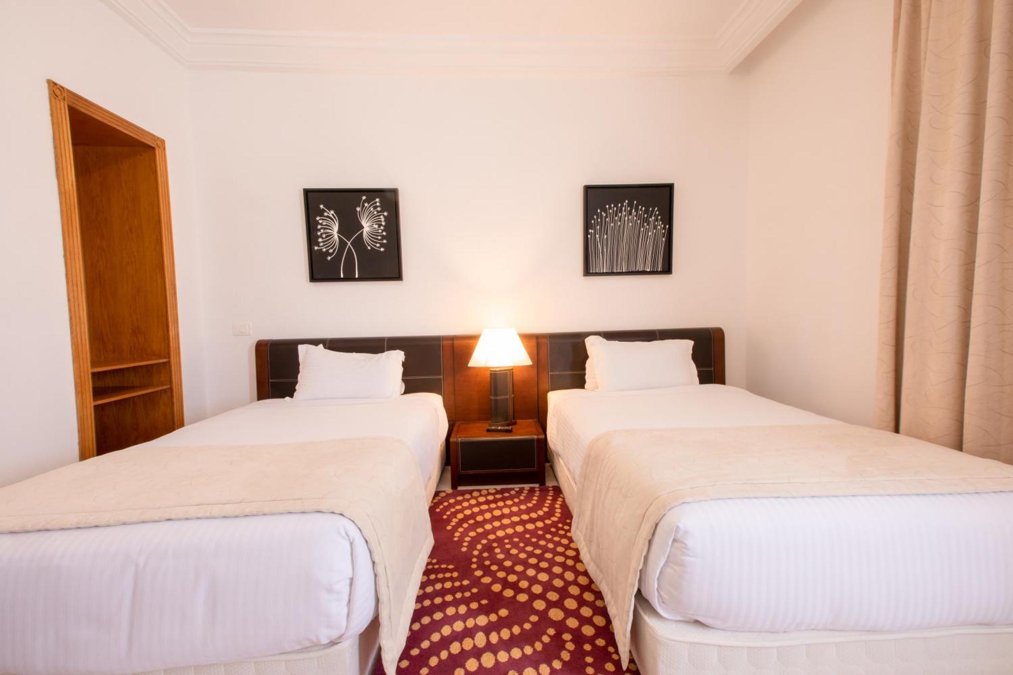 The Penthouse Suites Hotel Ariana Bagian luar foto